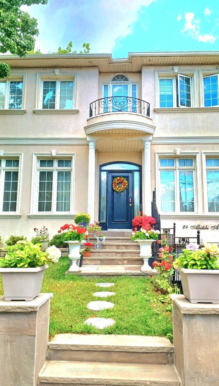 Property Photo: 24 Abitibi Avenue ON M2M 2V1