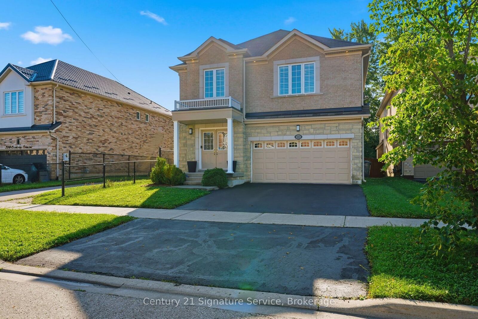 Property Photo: 322 Comiskey Crescent ON L5W 0C5