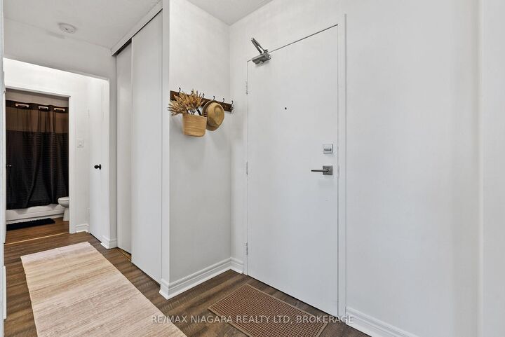Property Photo:  359 Geneva Street 1002  ON L2N 2G5 