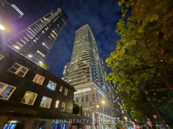Property Photo:  77 Mutual Street 206  ON M5B 0E5 