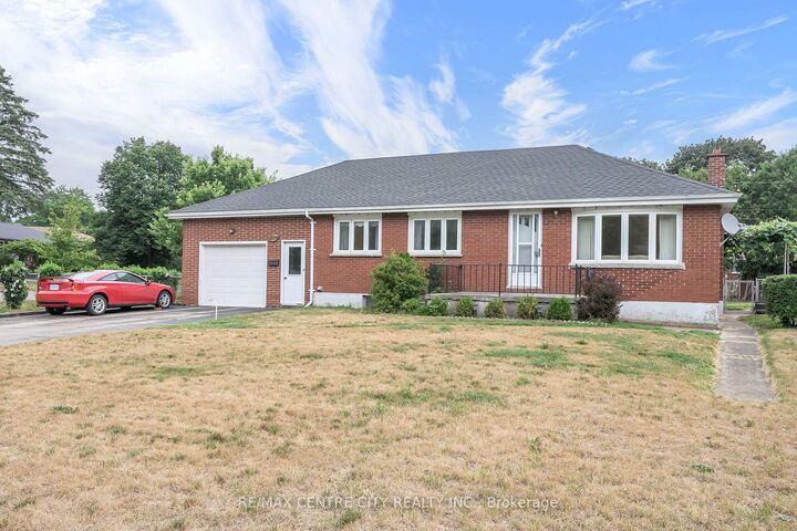 Property Photo:  208 Niagara Street  ON N5W 1R6 