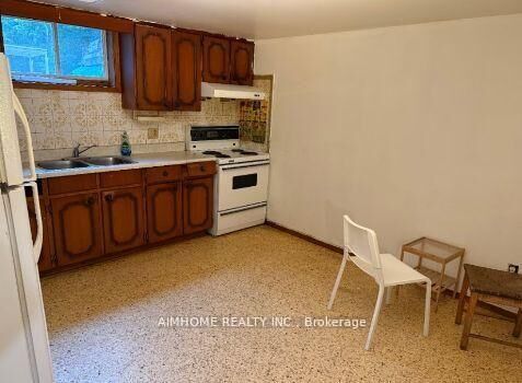 Property Photo: 256 Patricia Avenue Lower ON M2M 1J8