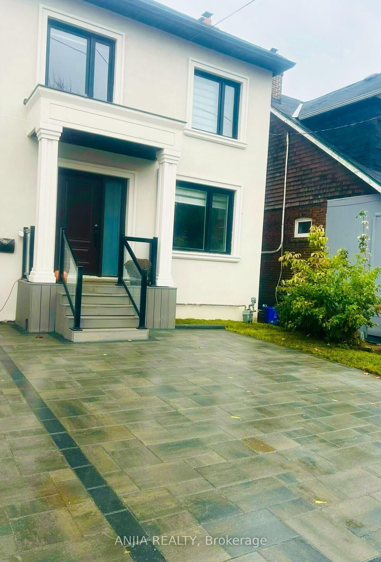 Property Photo:  310 Hillsdale Avenue E  ON M4S 1T8 