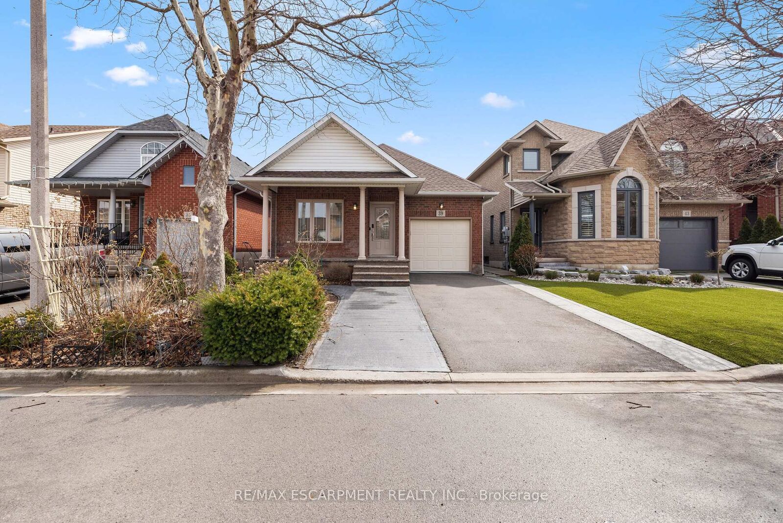Photo de la propriété:  39 McKibbon Avenue  ON L0R 1P0 