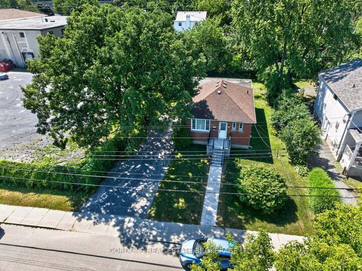 Property Photo:  132 Joseph Street  ON K7K 2H7 