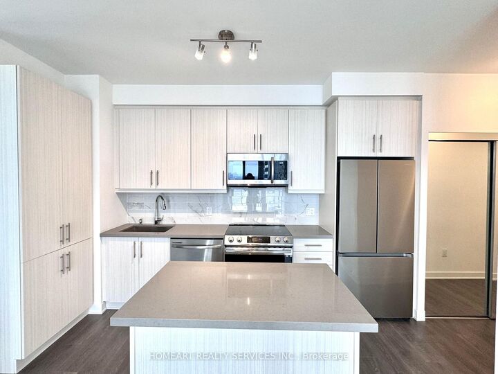 Property Photo:  95 Oneida Crescent 1910  ON L4B 0H5 