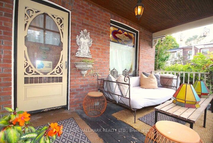 Property Photo:  91 Ivy Avenue Upper  ON M4L 2H8 