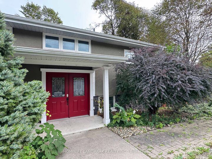 Property Photo:  119 Blake Street Upper  ON L4M 1K2 