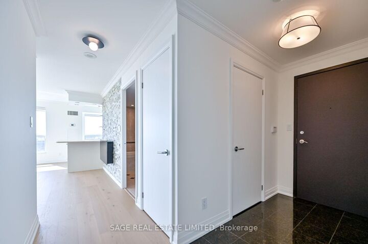 Property Photo:  410 Queens Quay W 1114  ON M5V 3T1 