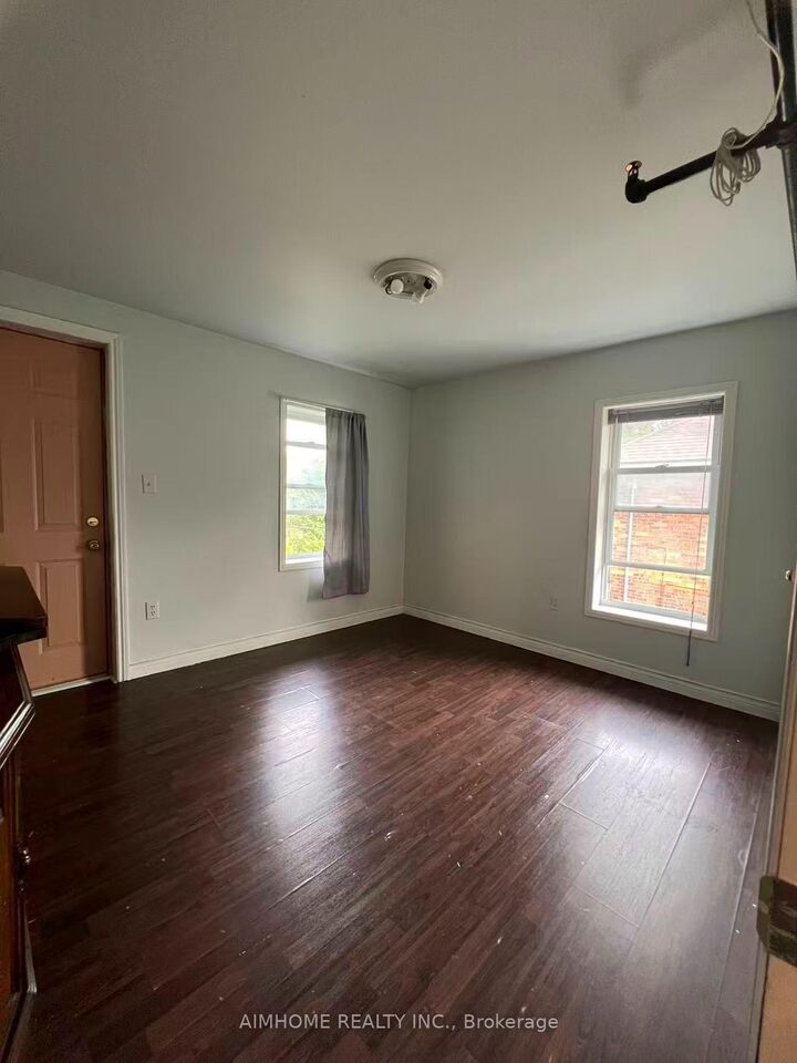 Property Photo:  