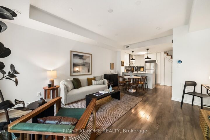 Property Photo: 85 Eastwood Park Gardens 17 ON M8W 0B9