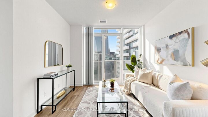 Property Photo:  100 Harbour Street 4905  ON M5J 0B5 