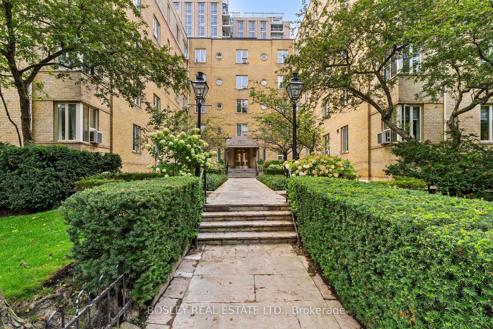 Property Photo:  150 Farnham Avenue 210  ON M4V 1H5 