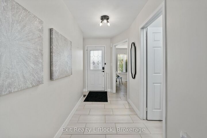 Property Photo: 629 Tully Crescent ON K9K 0B1