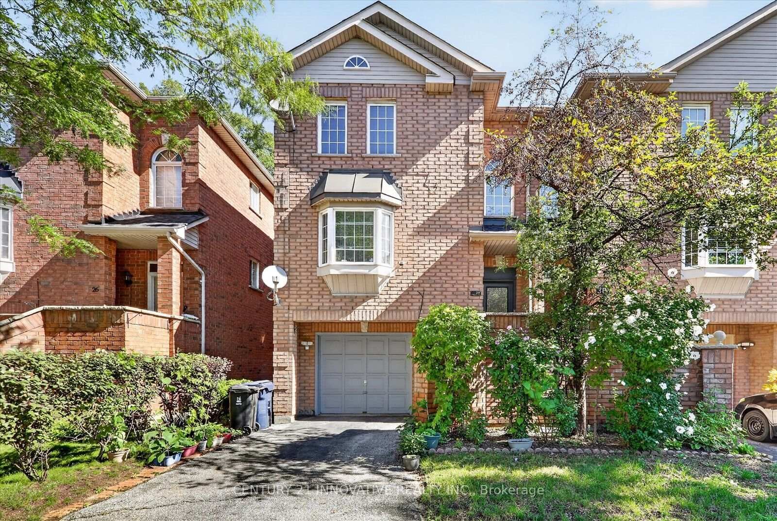 Photo de la propriété: 28 Eli Shackleton Court ON M1E 5K3