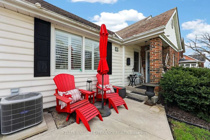 Property Photo:  79 Penetang Street  ON L4M 1V7 