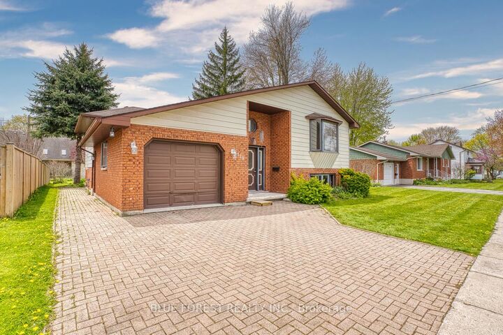 Property Photo:  118 Trafalgar Street  ON N0K 1N0 