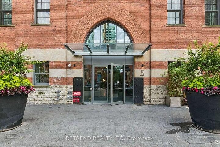 Property Photo:  5 St. Joseph Street 203  ON M4Y 1J6 