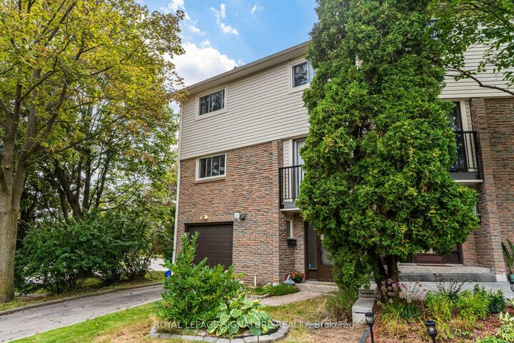 Property Photo:  7251 Copenhagen Road 16  ON L5N 2H6 