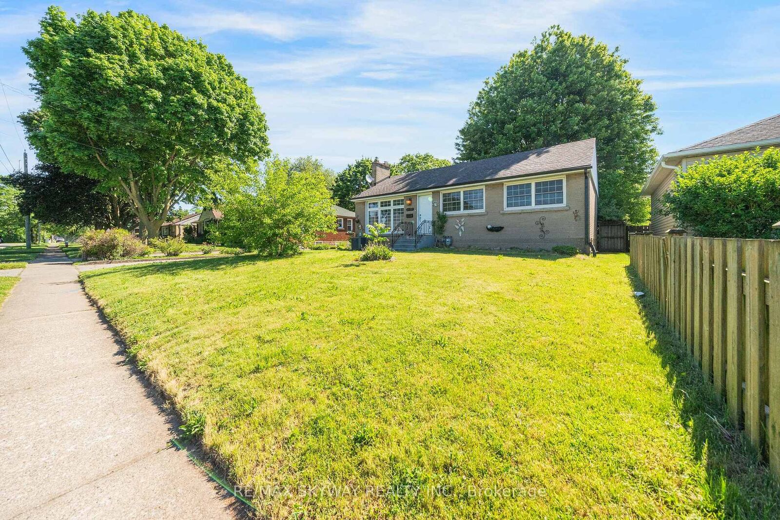 Property Photo: 6604 Locus Avenue ON L2G 4K7