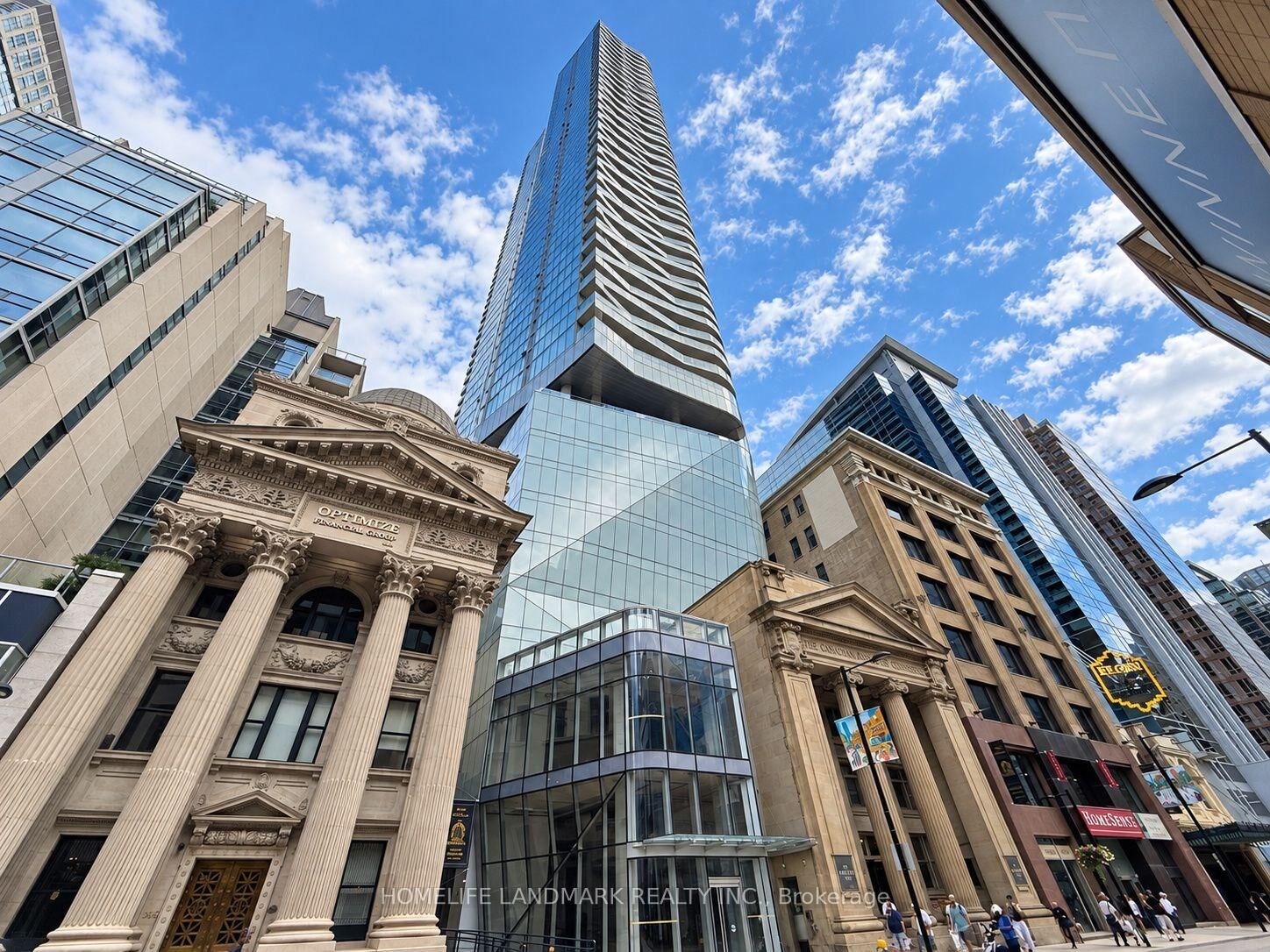 Property Photo: 197 Yonge Street 4213 ON M5B 0C1