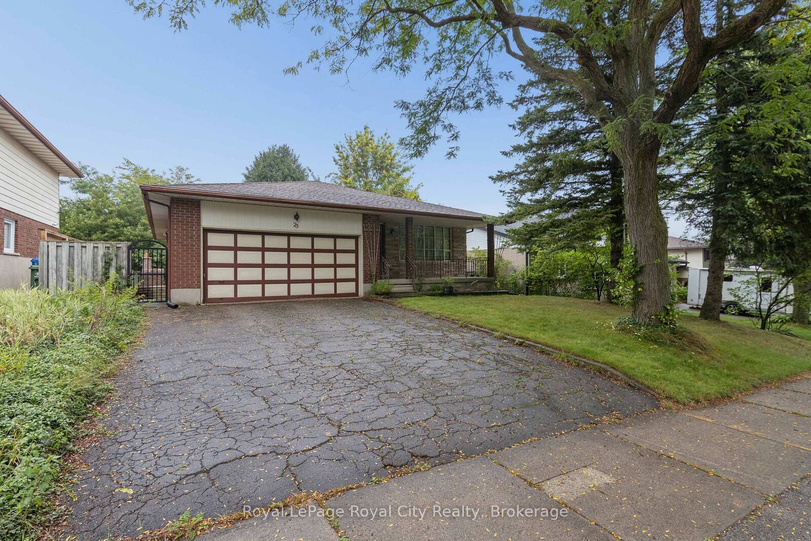 Property Photo:  25 Kron Drive  ON N1G 3B4 