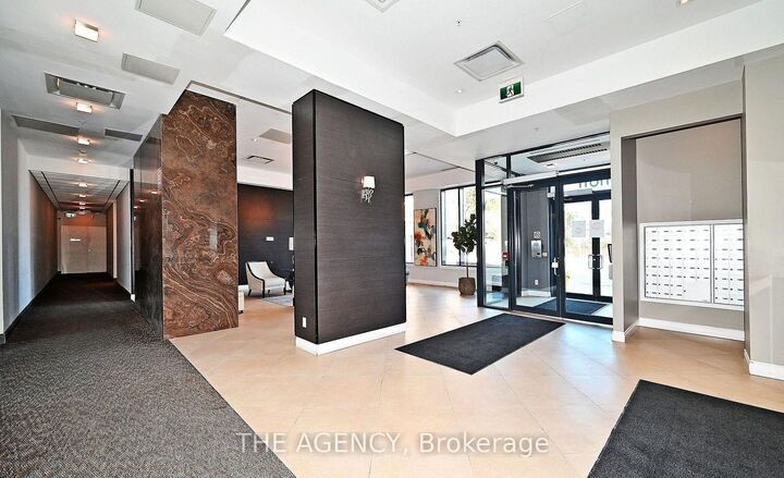 Property Photo:  11611 Yonge Street 809  ON L4E 1G2 