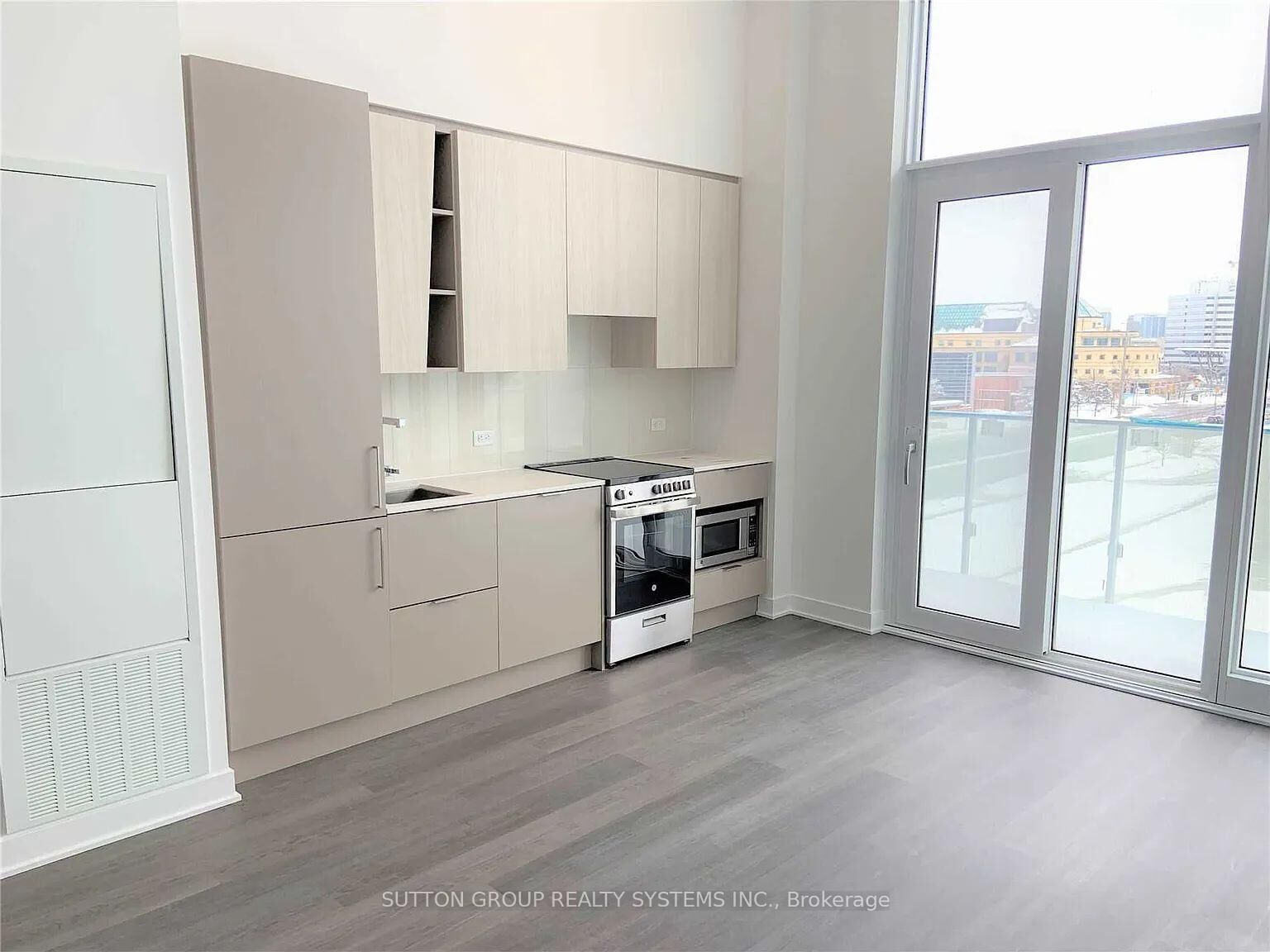 Property Photo:  3900 Confederation Parkway 414  ON L5B 0M3 