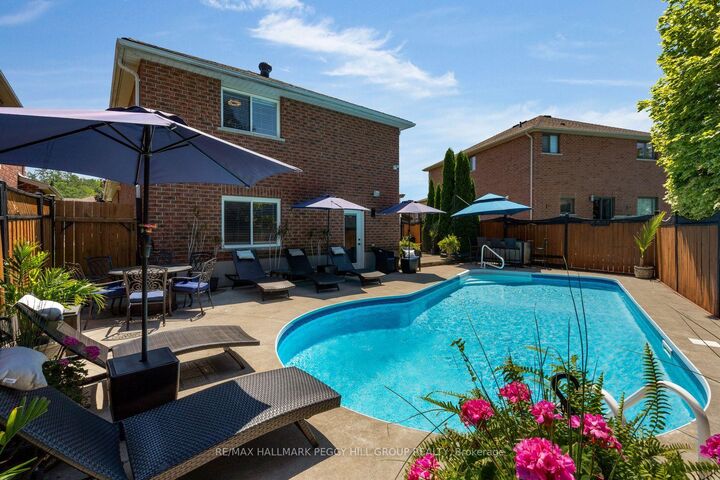 Property Photo:  52 Summerset Drive  ON L4N 9L7 