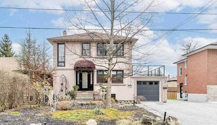 Property Photo: 5 Wanita Road ON L5G 1A9