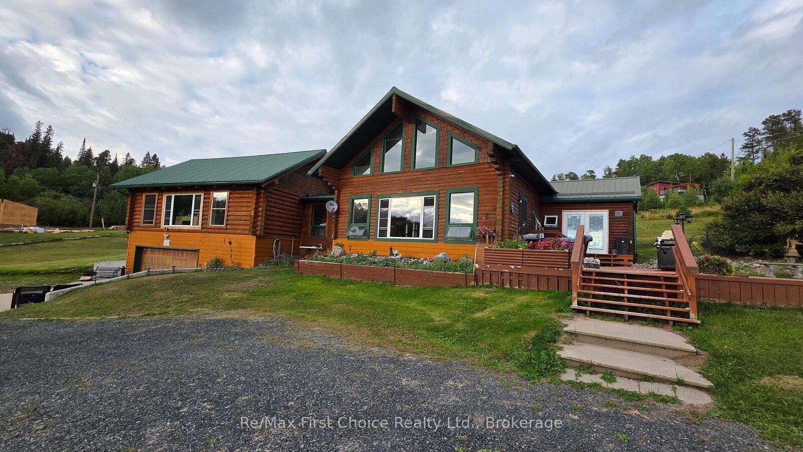 Property Photo: 812 Essex Road E ON P9N 4P2