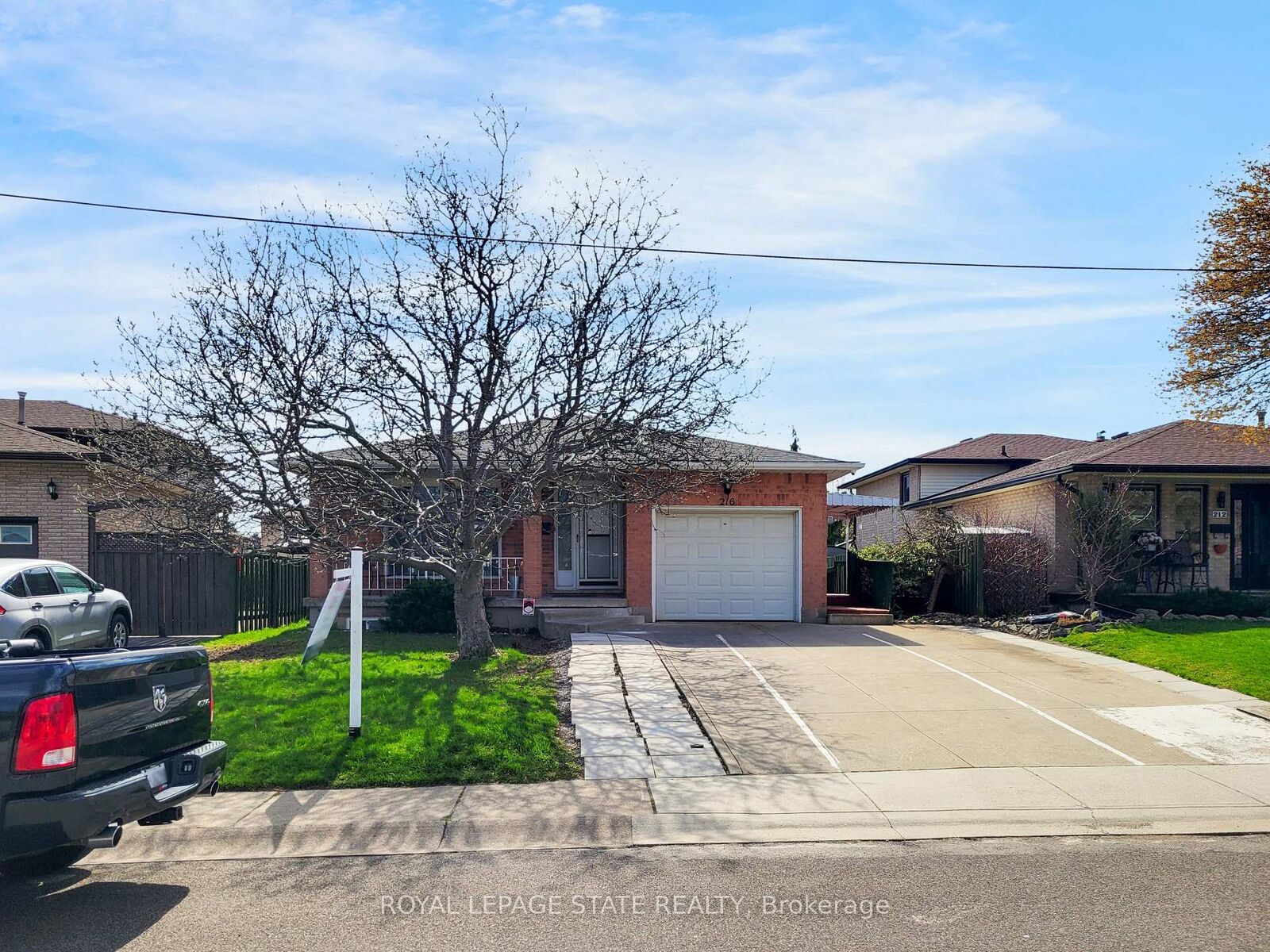 Property Photo:  216 Ravenbury Drive 2  ON L8W 2J1 