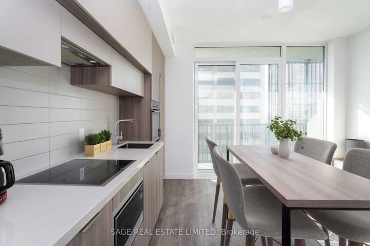 Property Photo:  8 Eglinton Avenue E 2805  ON M4P 0C1 