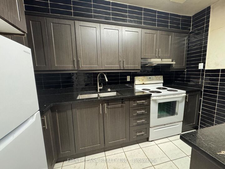 Property Photo:  10 Eddystone Avenue 148  ON M3N 2T2 