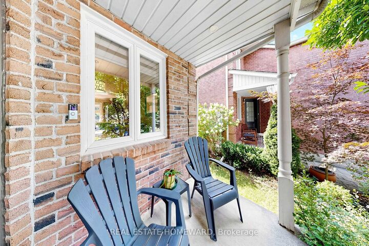 Property Photo:  242 Badessa Circle  ON L4J 6C7 
