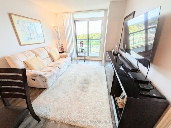 Property Photo:  68 Grangeway Avenue 1515  ON M1H 0A1 