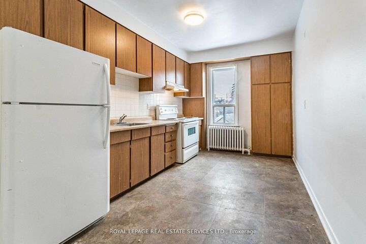 Property Photo:  1160 Dufferin Street  ON M6H 4B8 