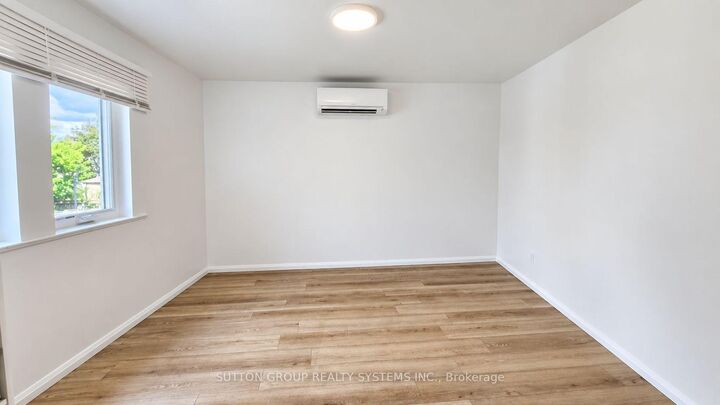 Property Photo:  616 Rogers Road 2nd Floor  ON M6M 1B8 