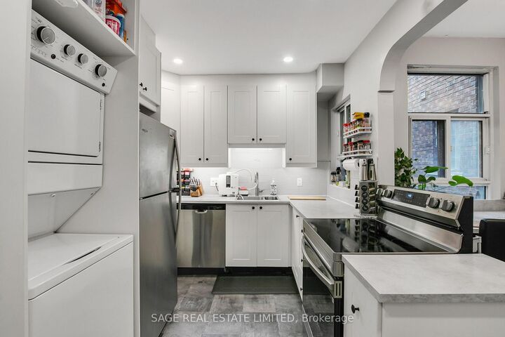 Property Photo:  1840 Bathurst Street 204  ON M5P 3K7 