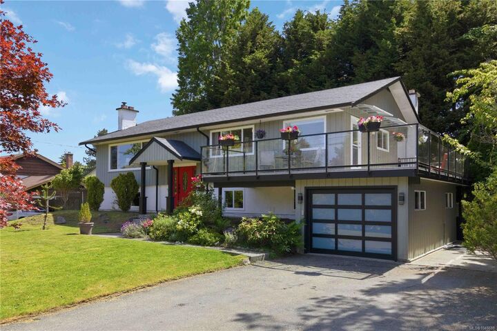 Property Photo:  1909 Ferndale Rd  BC V8N 2Y4 