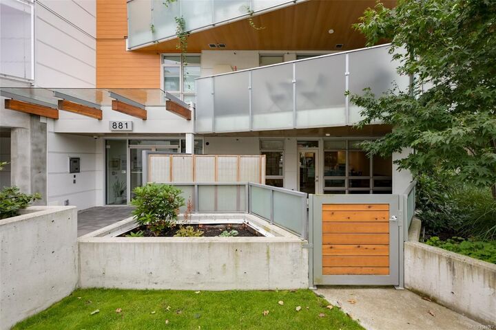 Property Photo: 881 Short St #103 BC V8P 2L3