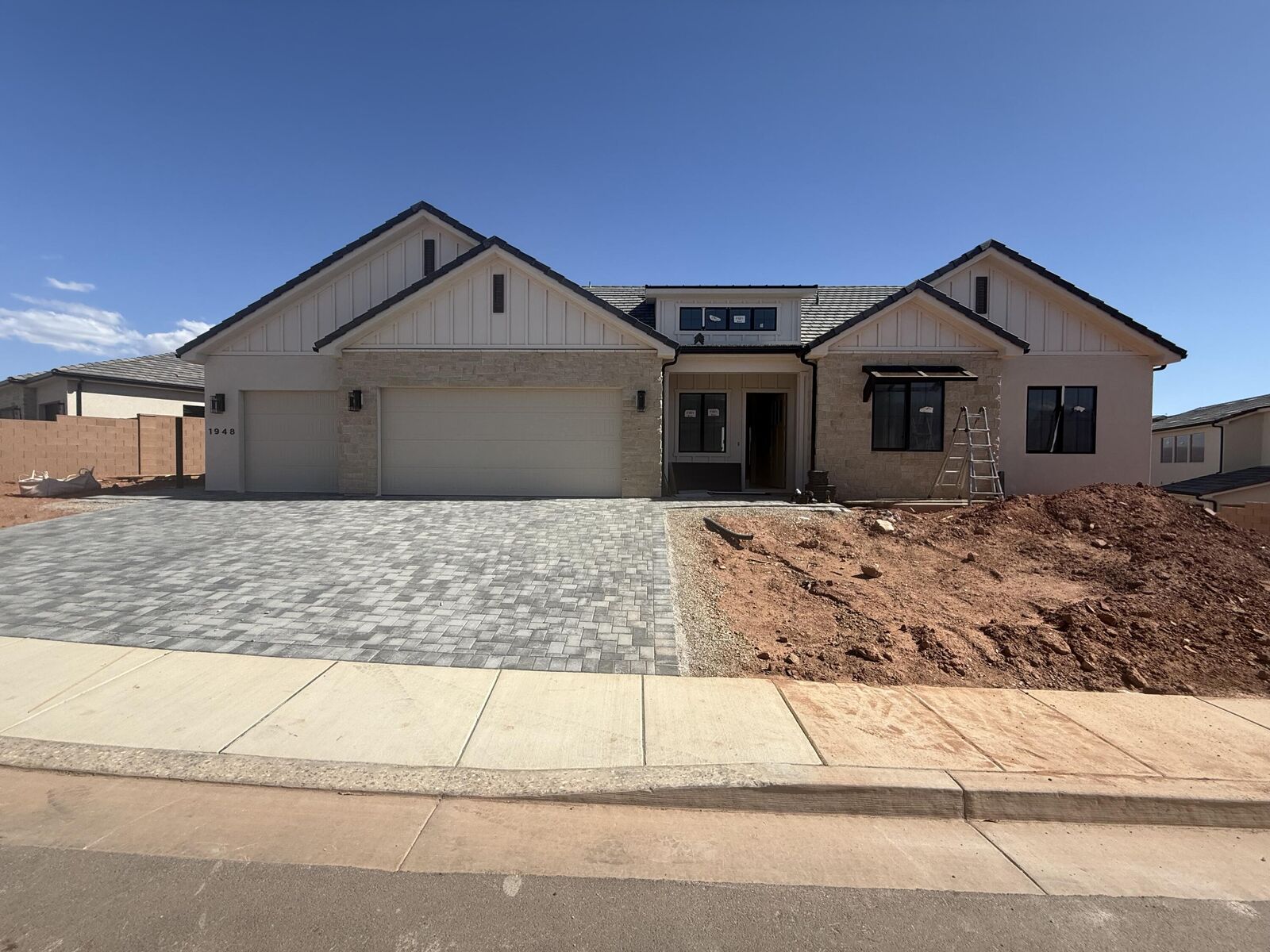 Property Photo: 1948 N Rimview Dr UT 84780