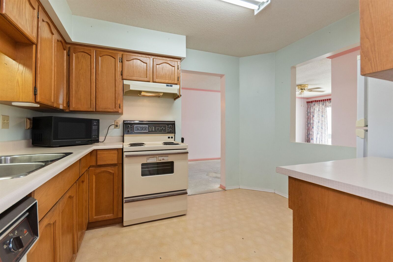 Property Photo:  8725 Elm Drive 202  BC V2P 4Y3 