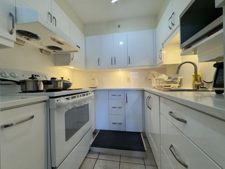 Property Photo:  6119 Cooney Road 1206  BC V6Y 4B7 