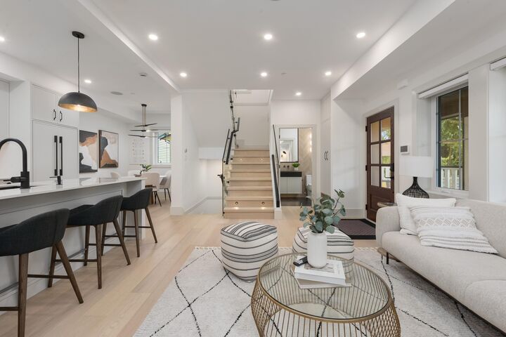 Property Photo:  375 E 33rd Avenue 1  BC V5V 2Z8 