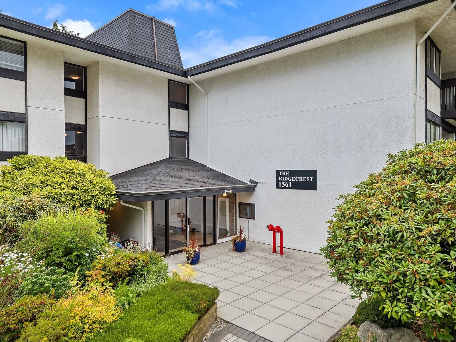 Property Photo:  1561 Vidal Street 318  BC V4B 5A7 