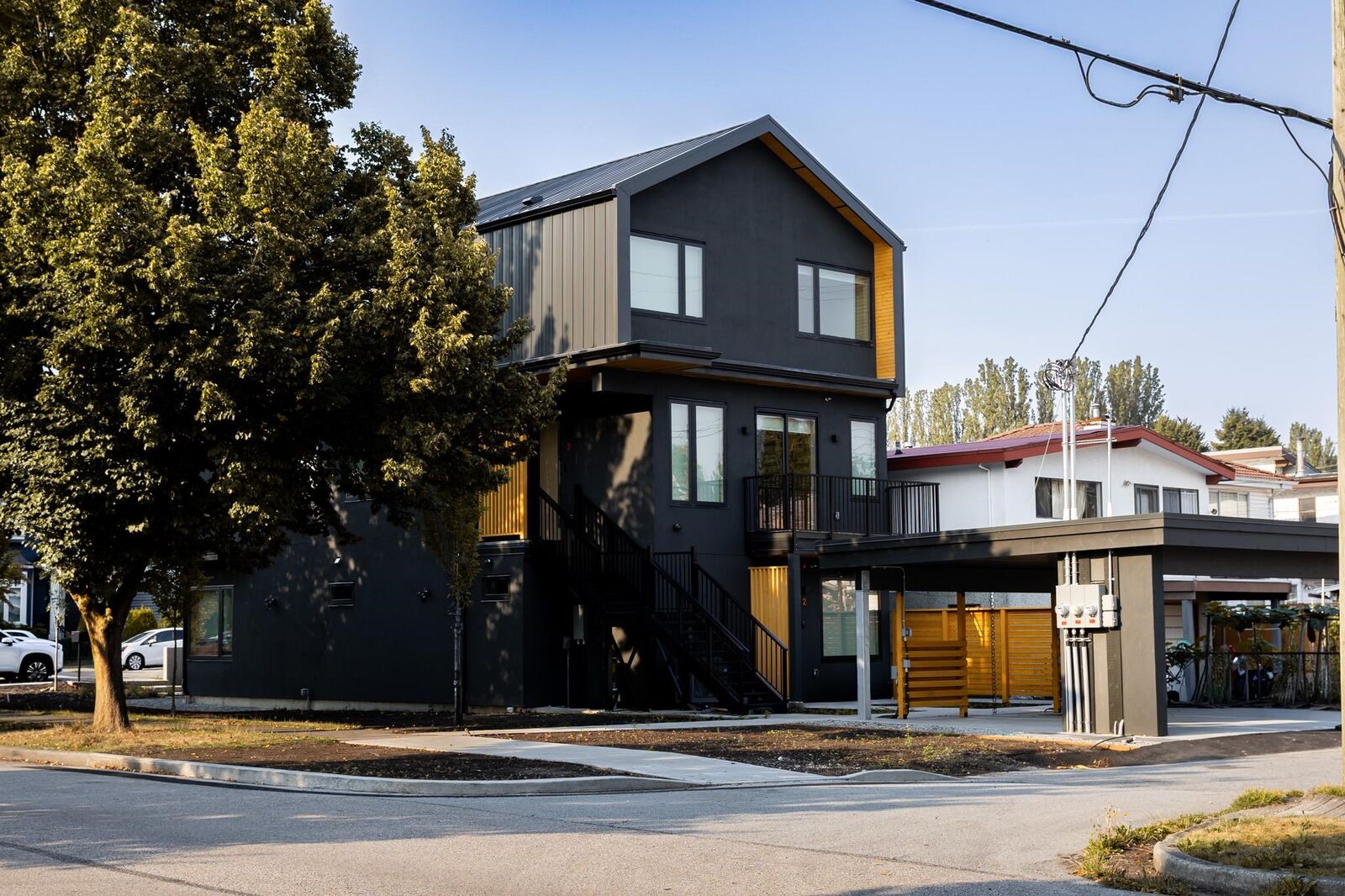 Property Photo:  2995 Adnac Street 1  BC V5K 2N4 