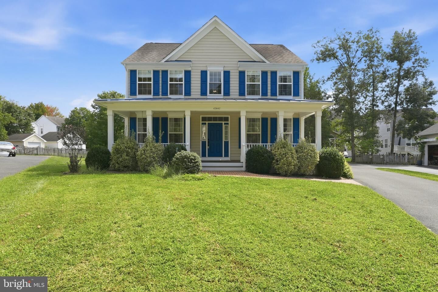 Property Photo: 43447 Oberon Lane VA 20152