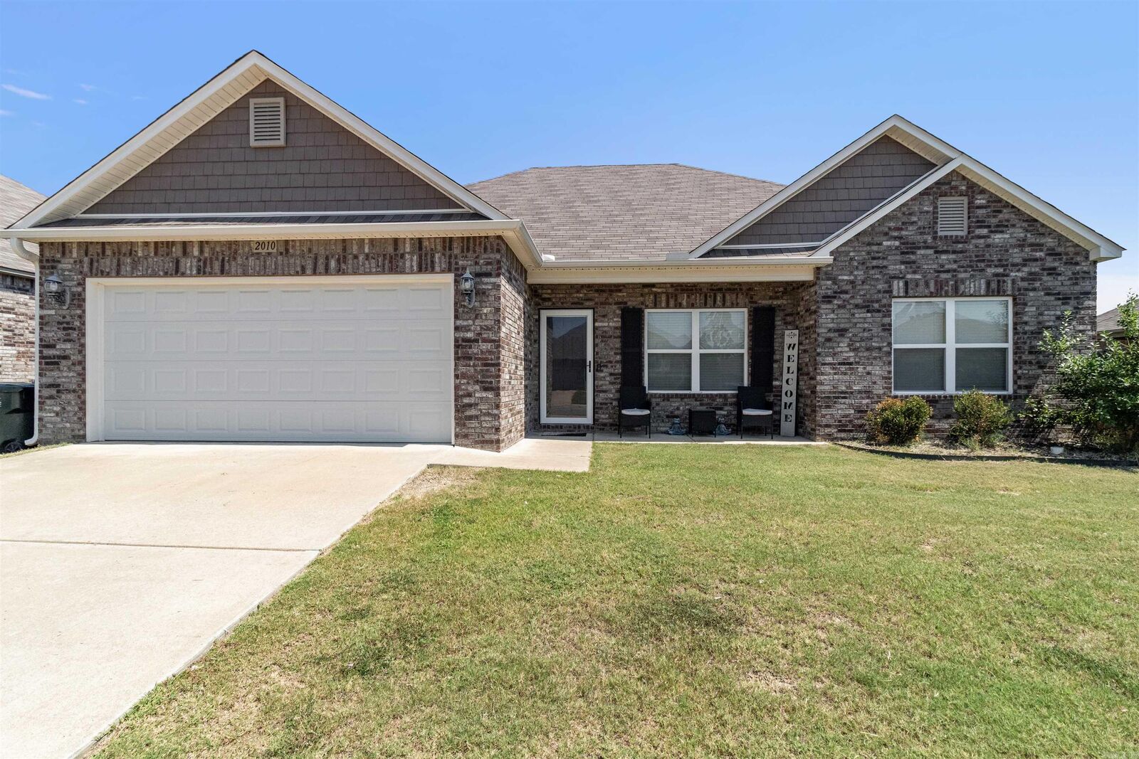 Property Photo:  2010 Matthews Meadows Lane  AR 72032 