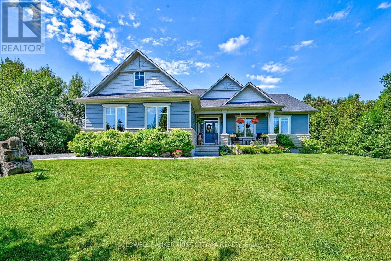 Property Photo:  193 Maggie's Crescent  ON K7C 0C4 